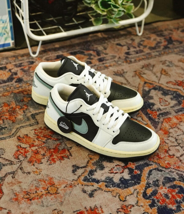 Air Jordan 1 Low Jade Smoke