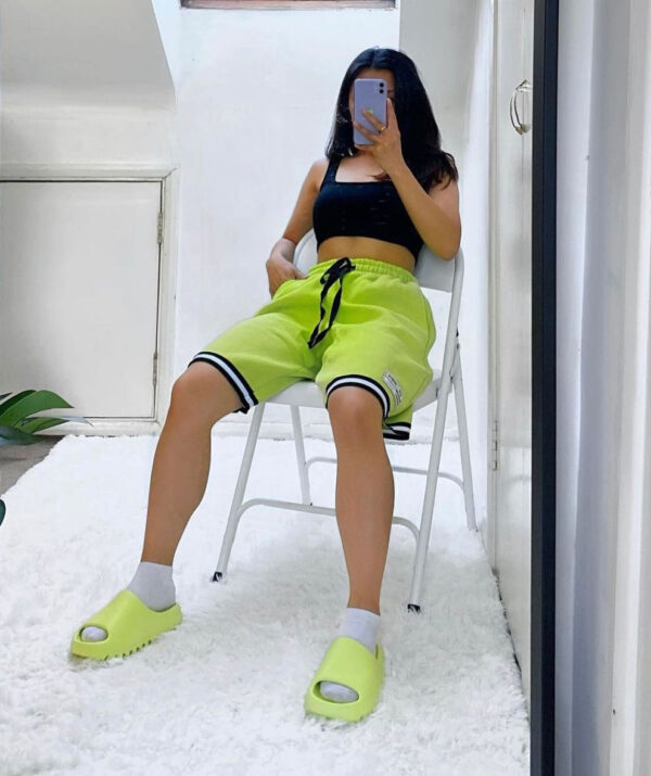 WMNS Yeezy Slides "Green Glow "