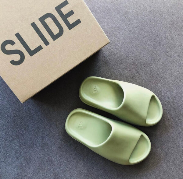 Yeezy Slides "Resin "